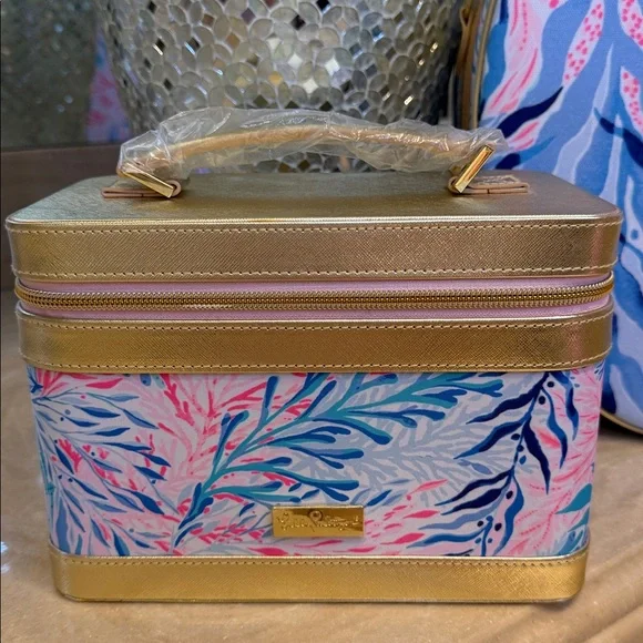 NWT Lilly Pulitzer Carry-On Luggage Set, Kaleidoscope 5 Piece Set, So Beautiful - Picture 5 of 16